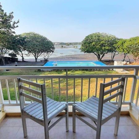 Baan Talay See Cream Resort Samut Songkhram Exteriér fotografie